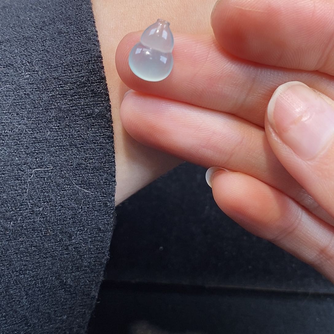 翡翠颈饰未镶嵌芥**糖天然翡翠