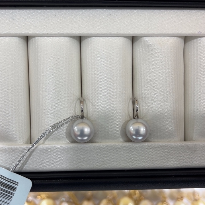 海水珍珠上新澳白高跟鞋耳钩9-10mm18K金镶嵌