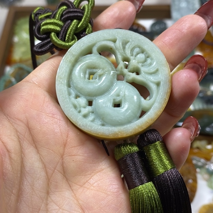 蛇纹石玉未镶嵌车挂