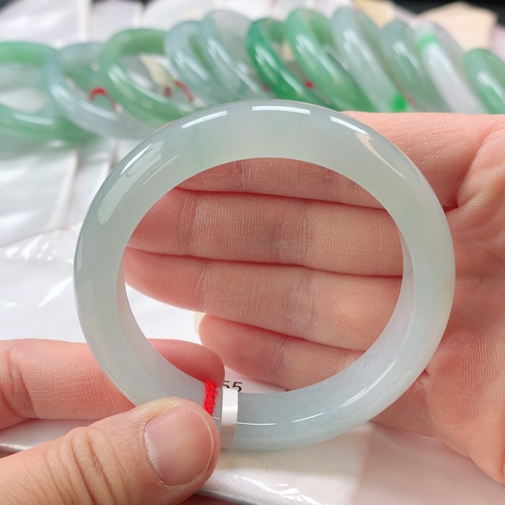 翡翠手镯未镶嵌缅甸A货翡翠手镯