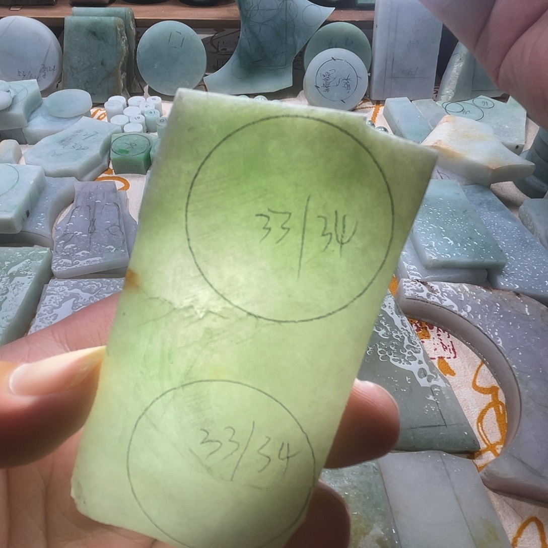翡翠未镶嵌颈饰天然缅甸A货翡翠毛料