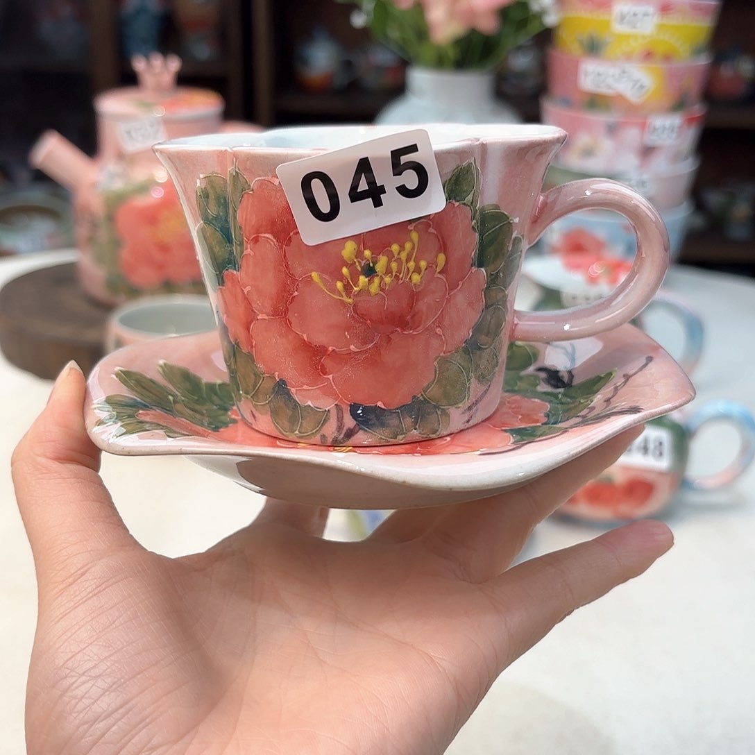 瓷片兔兔好可爱啊我