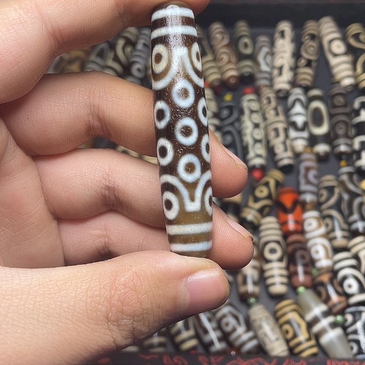 女***班玛瑙/玉髓未镶嵌颈饰