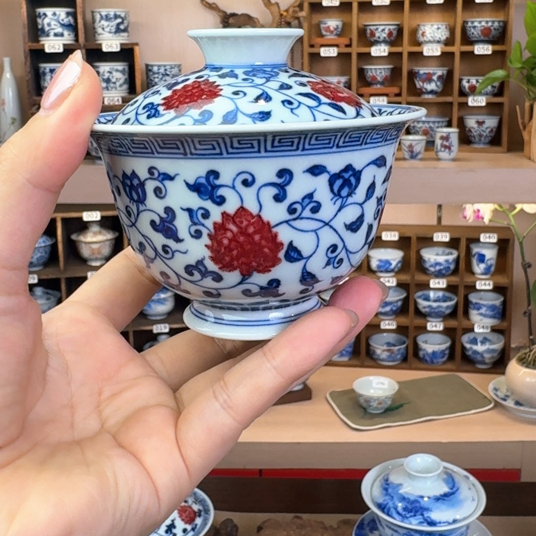 两才釉里红逸君堂盖碗