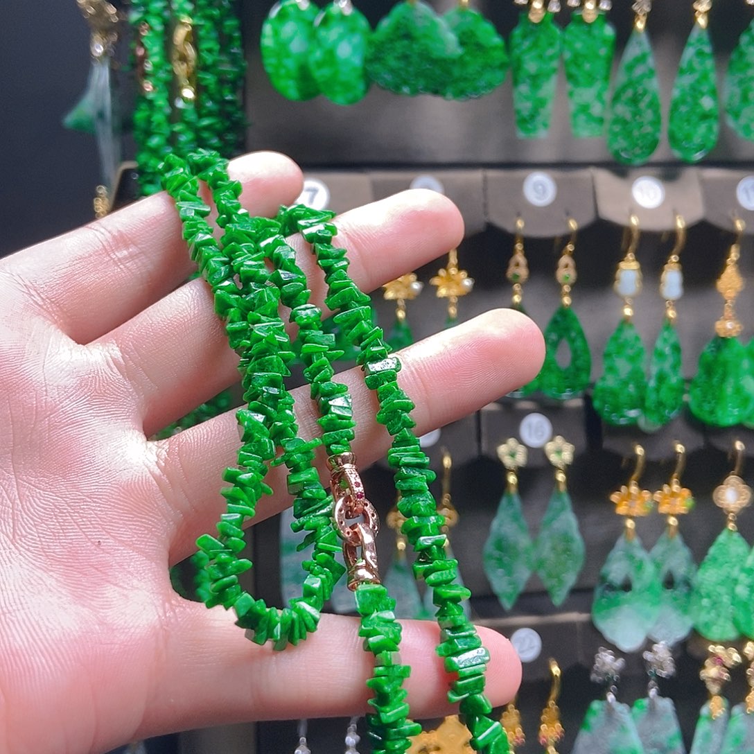 美***活翡翠未镶嵌耳饰翡翠