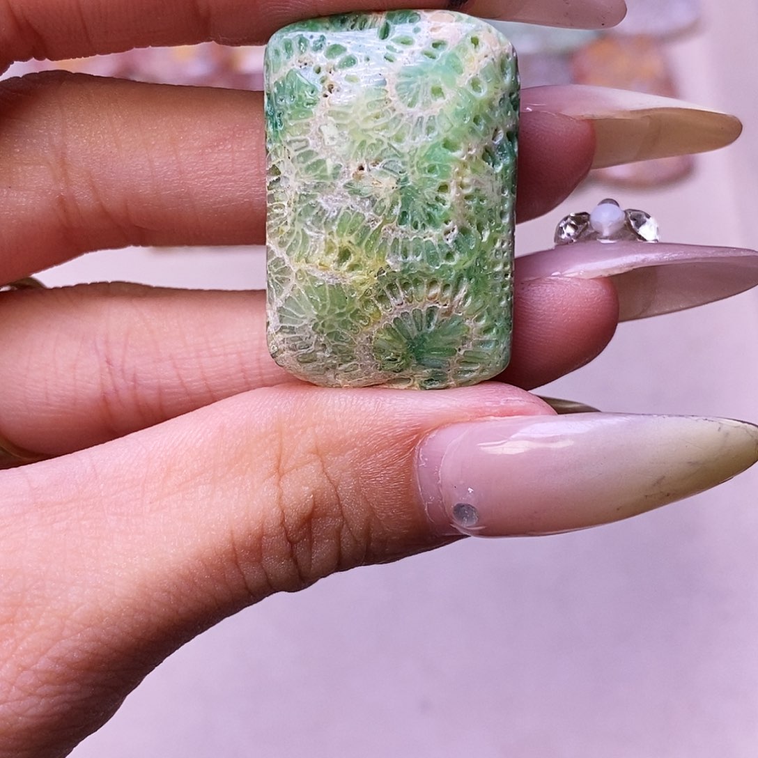 查罗石合金颈饰焯*