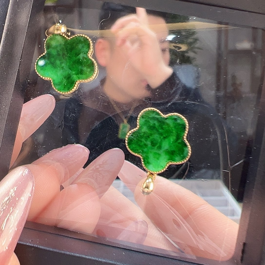 翡翠吊坠(不含链)18K金镶嵌多样性发货一个