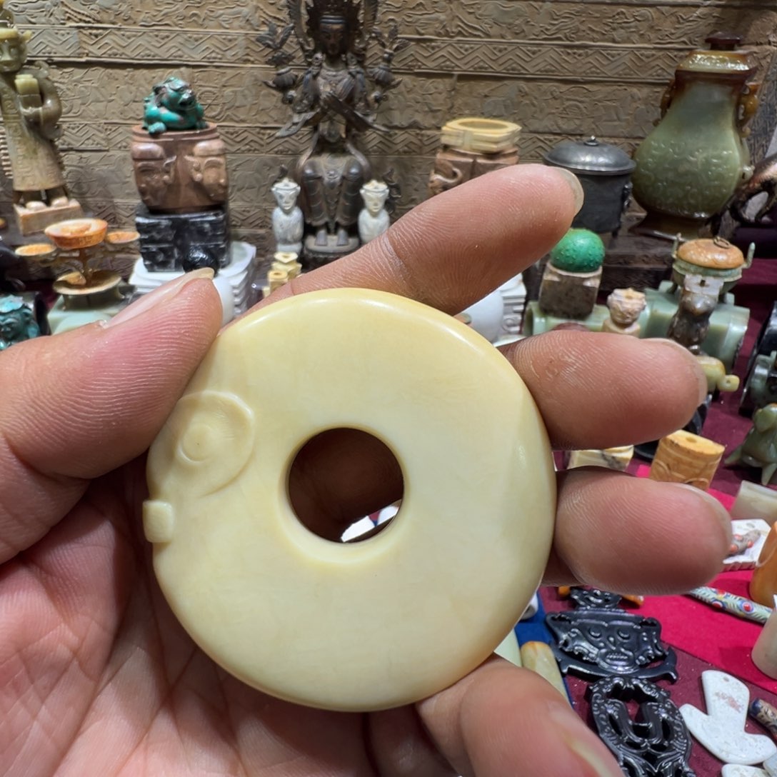 和田玉（糖玉）未镶嵌挂件好喜欢你这身装扮的小