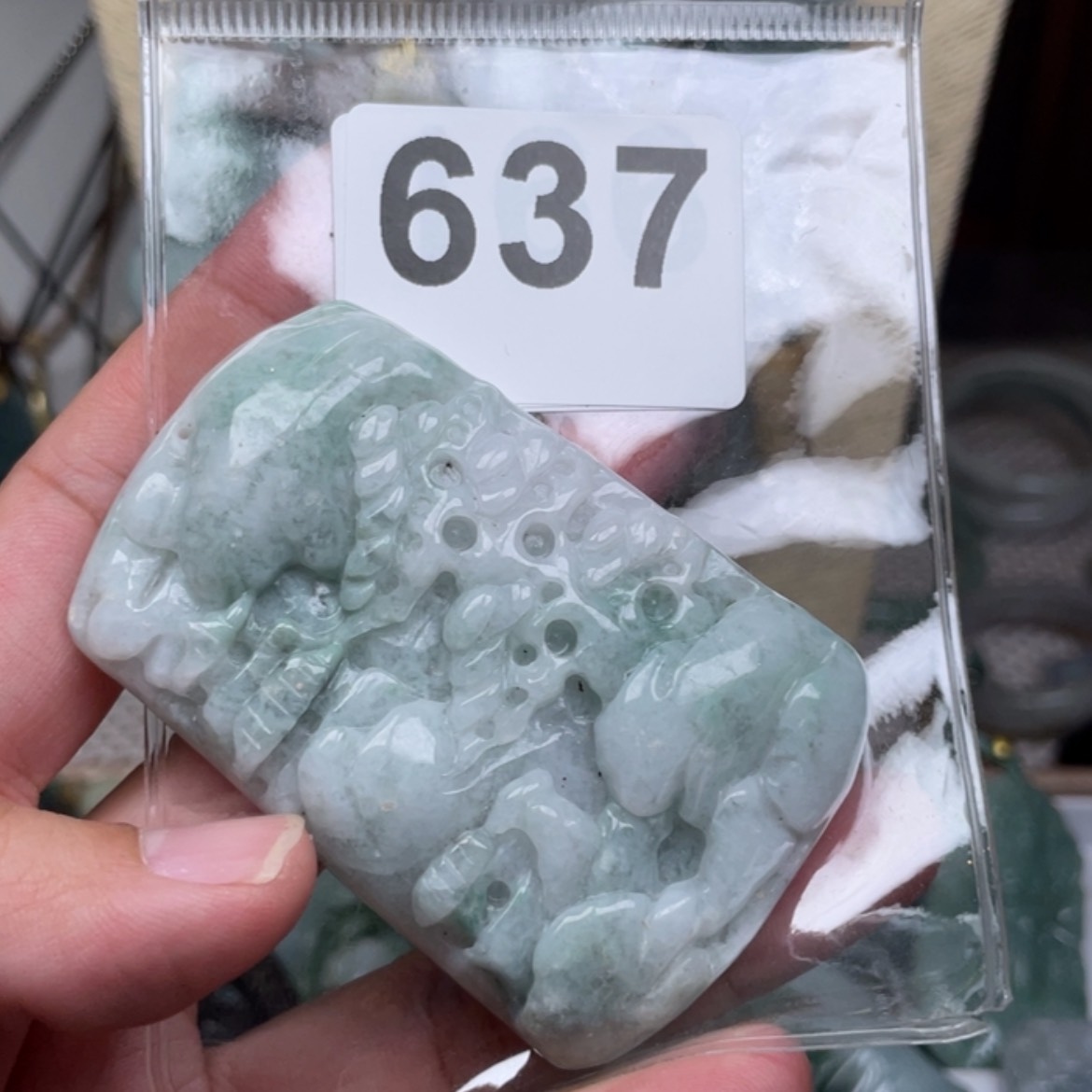 【闪购商品】翡翠颈饰未镶嵌虎**空翡翠