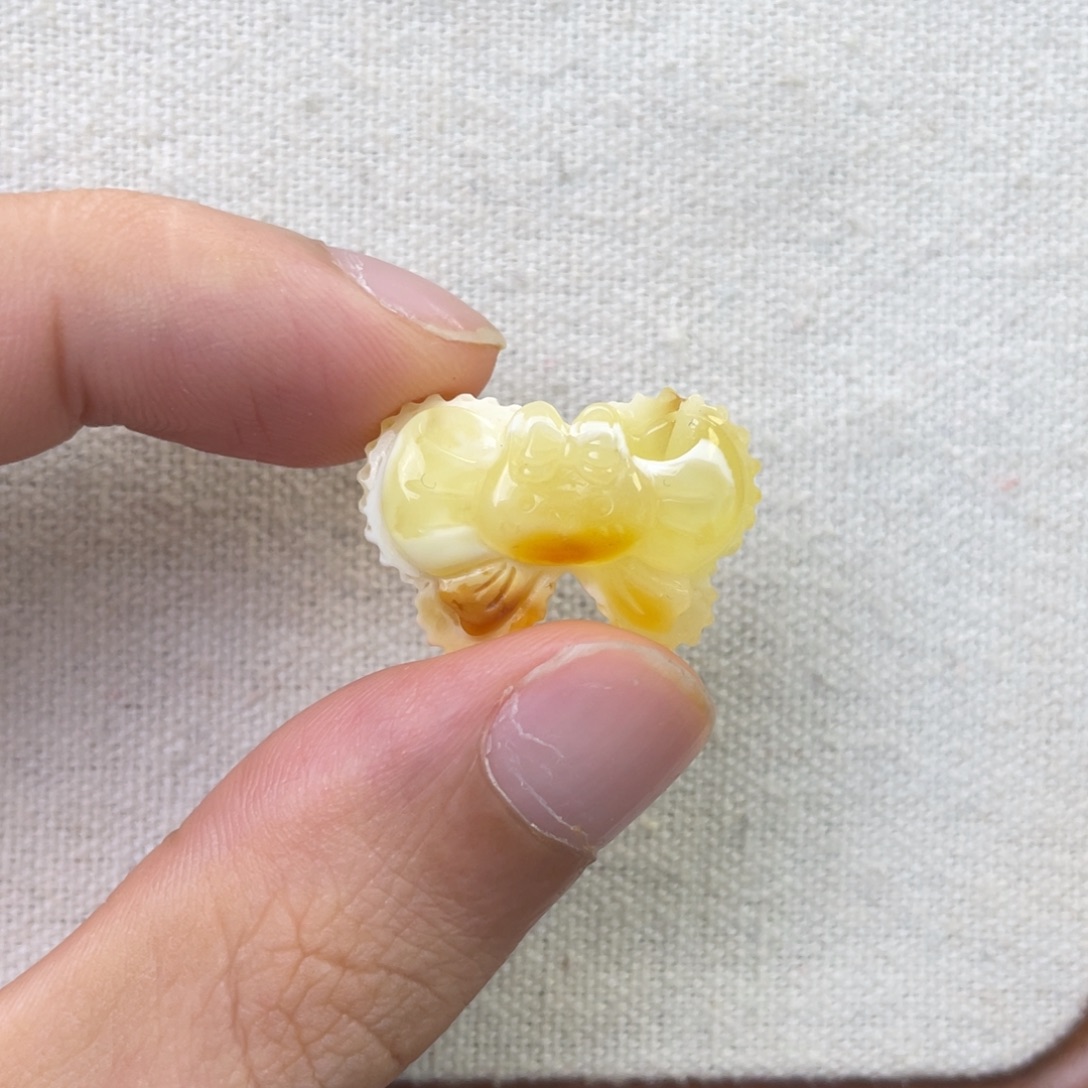 琥珀未镶嵌珠宝奇石兔子蝴蝶结