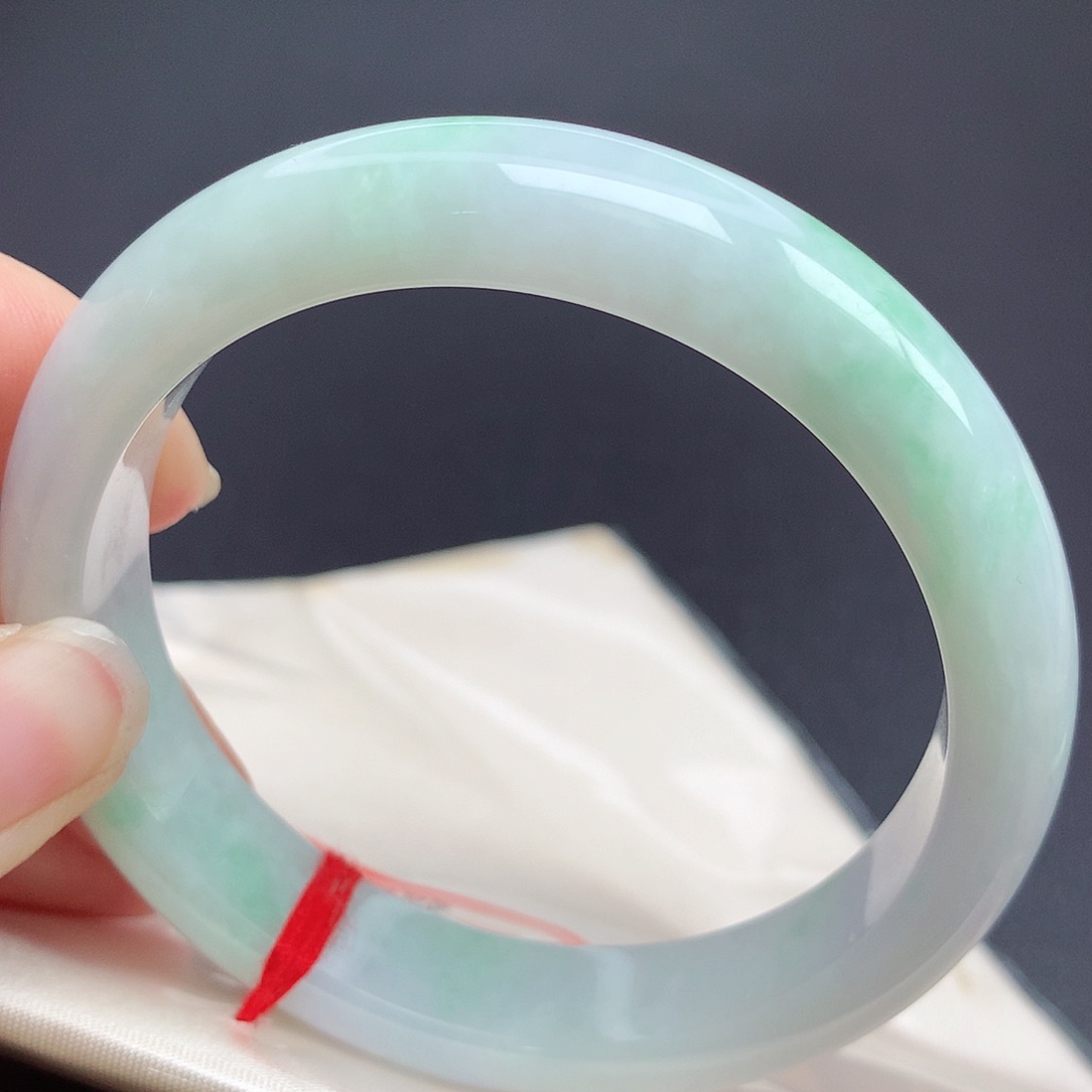 翡翠手镯未镶嵌8888n n n n n n