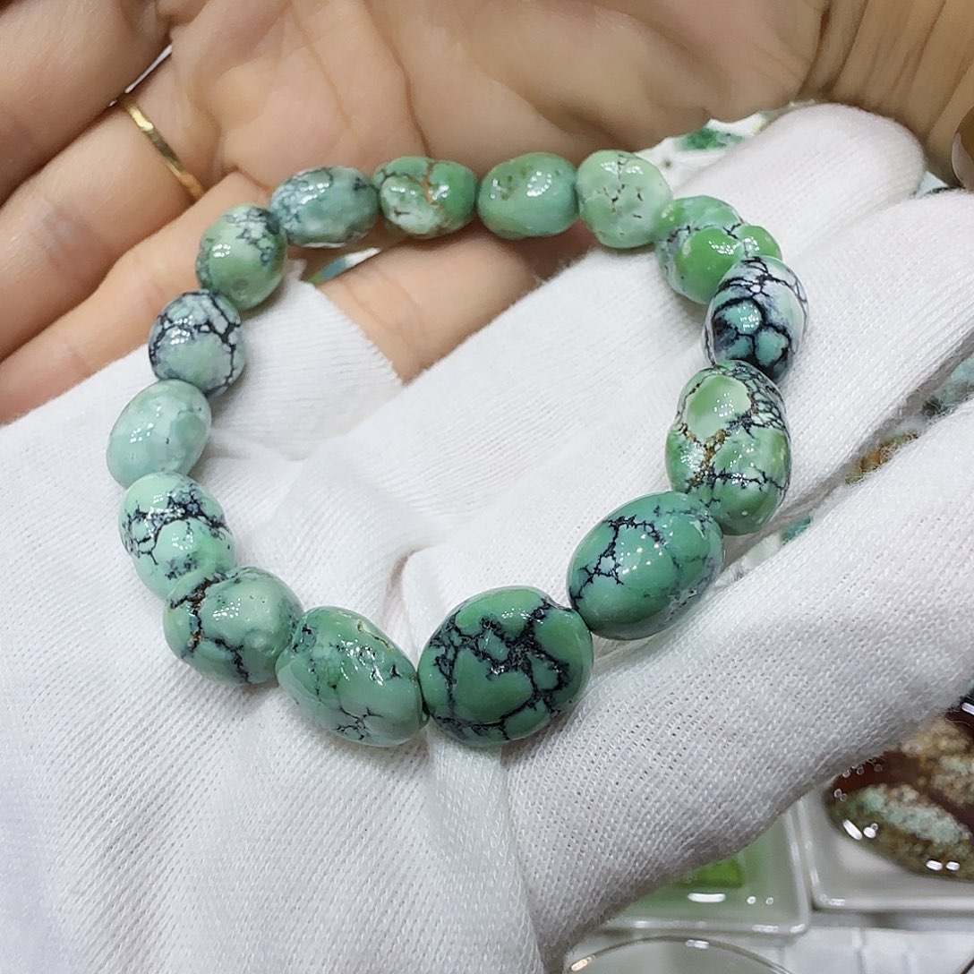 未镶嵌绿松石原矿绿松石