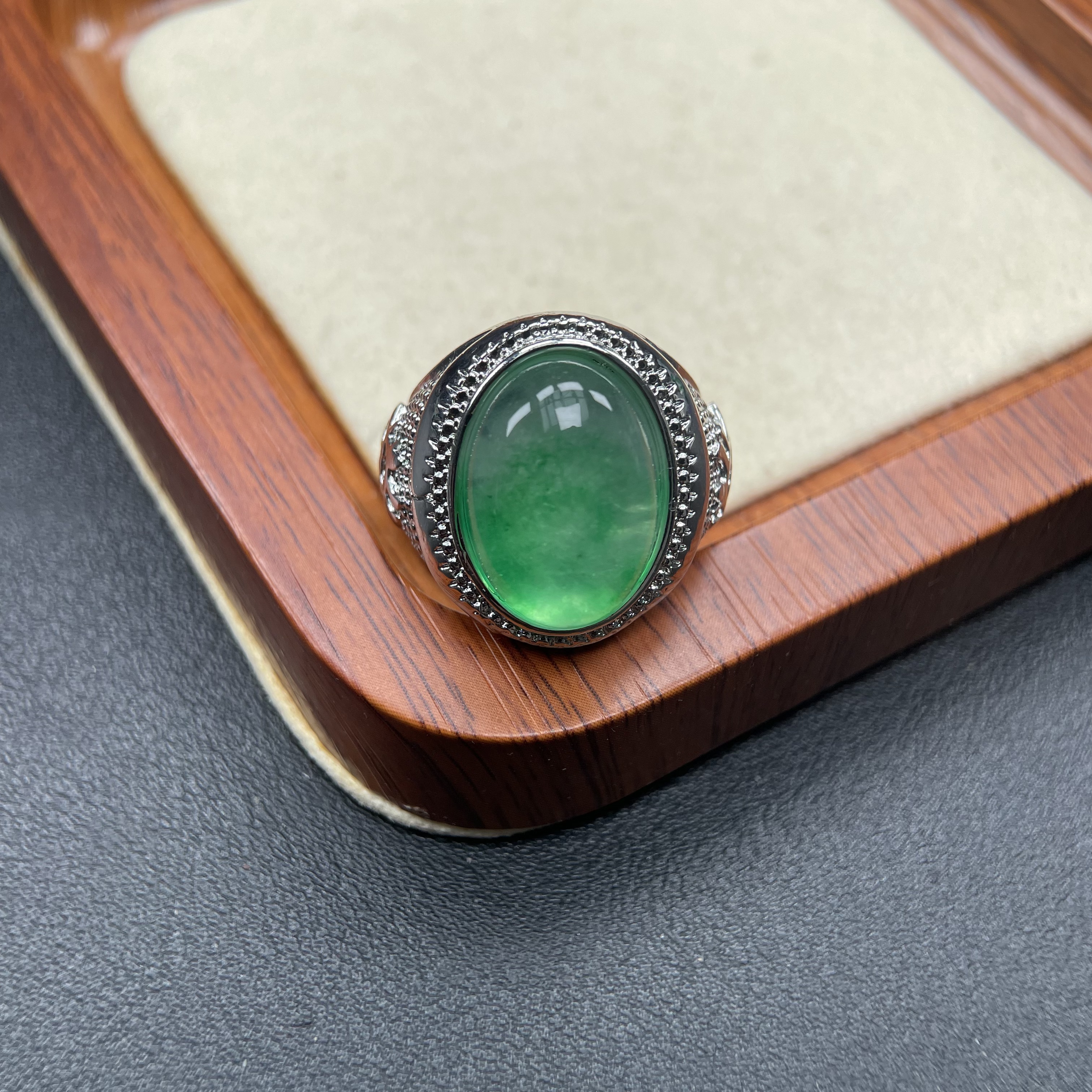 A900飘绿花戒指时尚多样发货其一