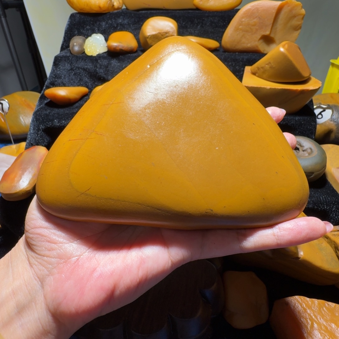 亮***剑赣江黄蜡石原石料石原石