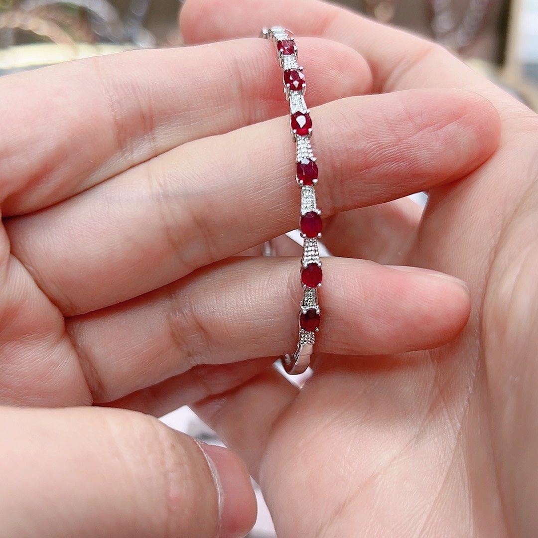 红宝石手镯18K金镶嵌