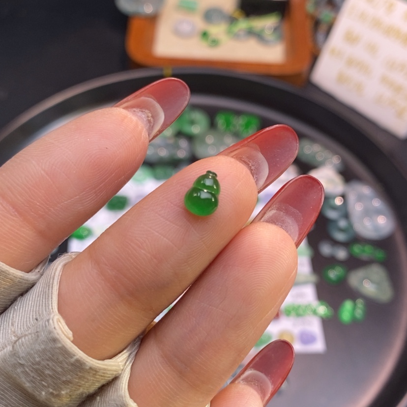 【闪购商品】翡翠挂件未镶嵌葫芦