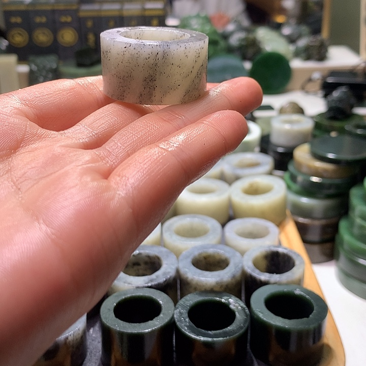 和田玉未镶嵌珠宝半成品