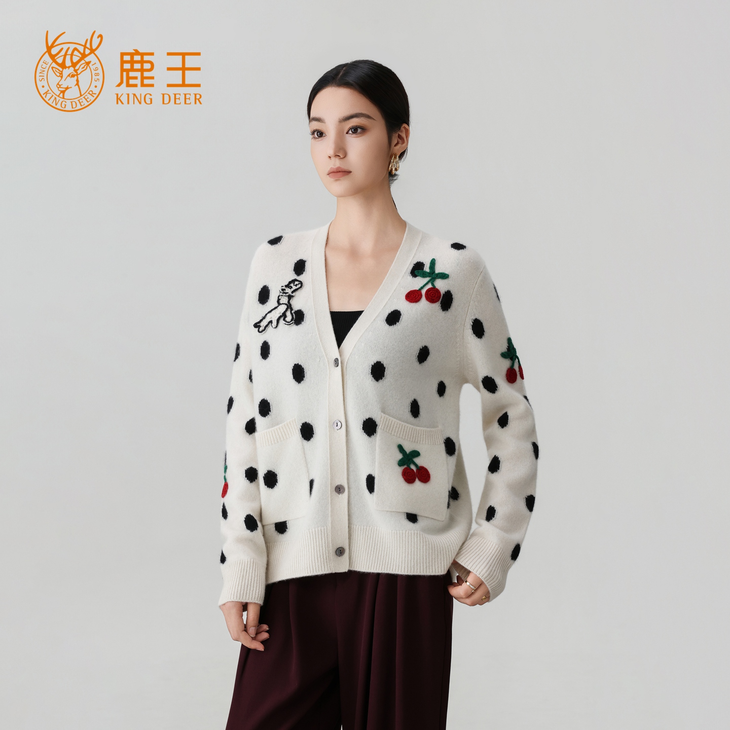 鹿王25秋冬新款女V领100山羊绒重工提花针织开衫 加厚 kd002