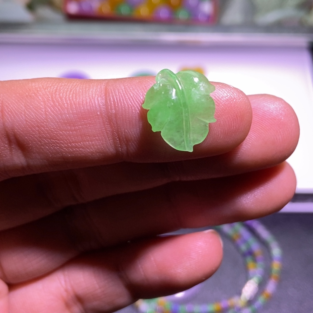 翡翠未镶嵌颈饰吊坠