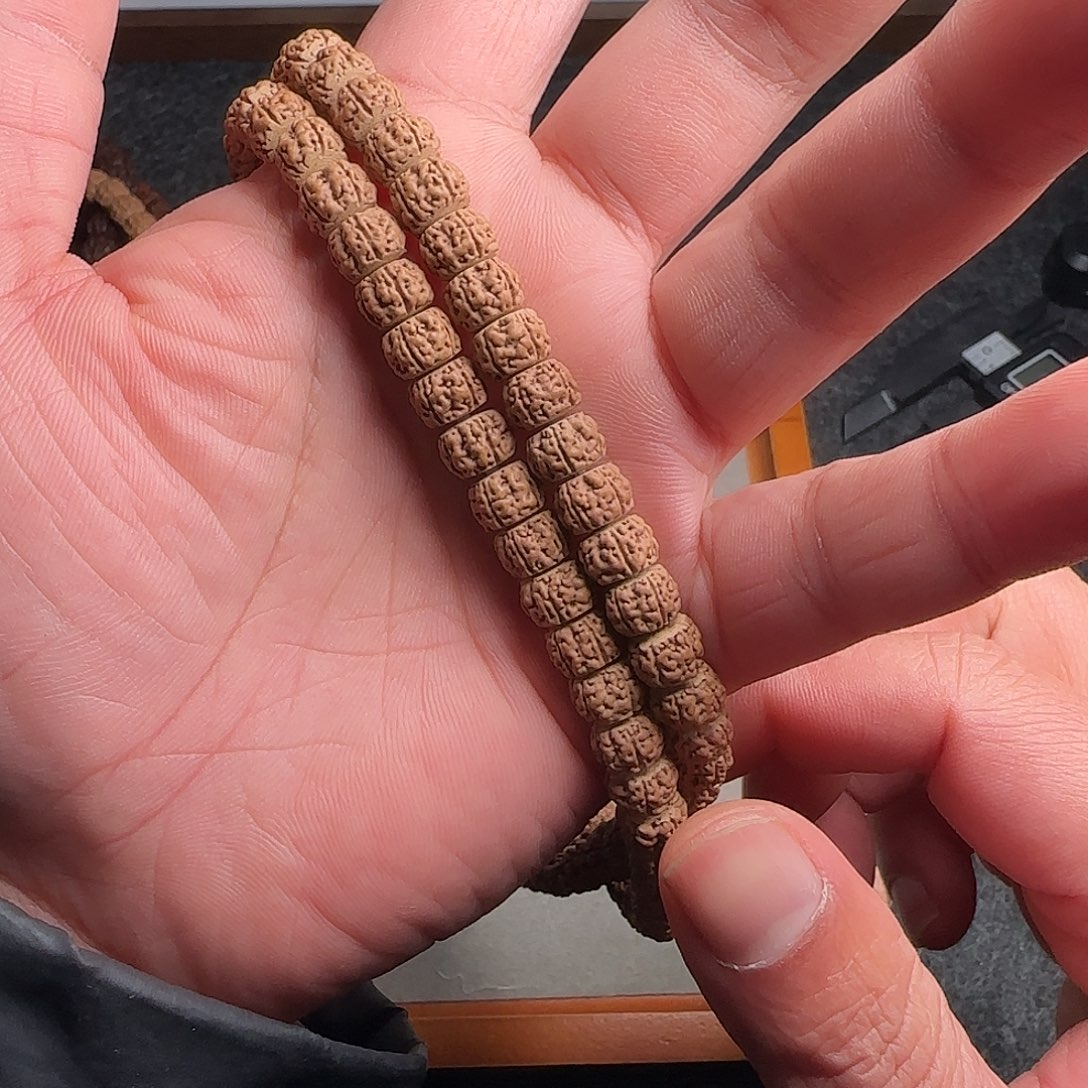 布***依金刚菩提吊坠盘龙