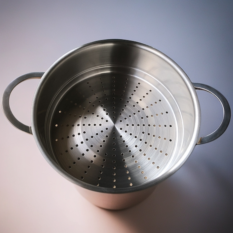 Z家   口径【24cm蒸屉】一个，高度9.5cm。家用