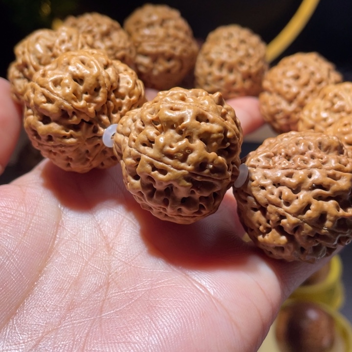 桃核把件多瓣金刚大手持