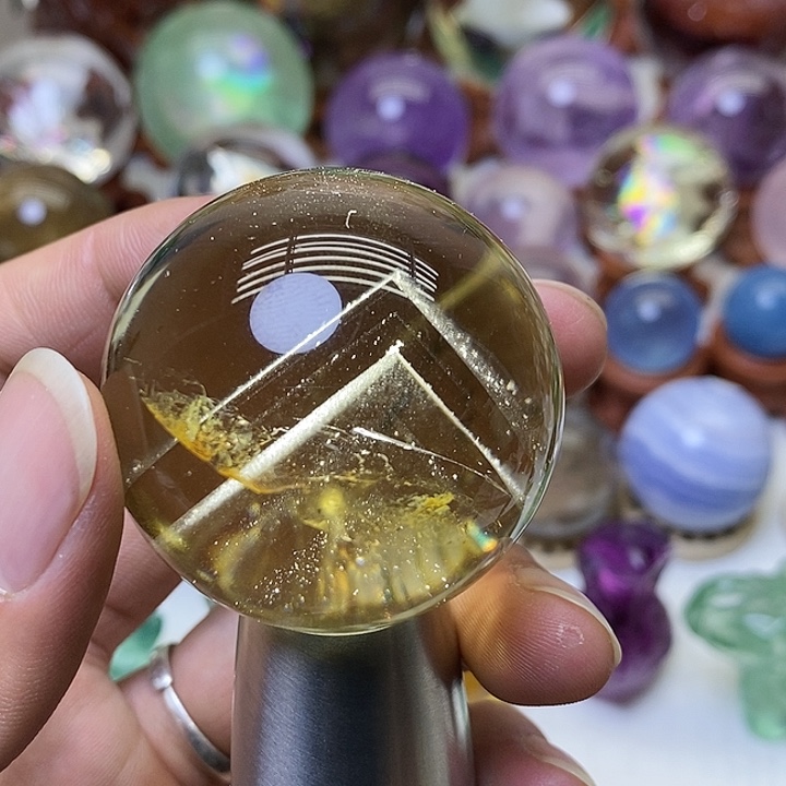 水晶黄水晶金字塔球未镶嵌
