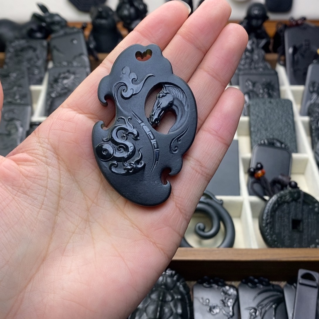 小***拍和田玉未镶嵌颈饰