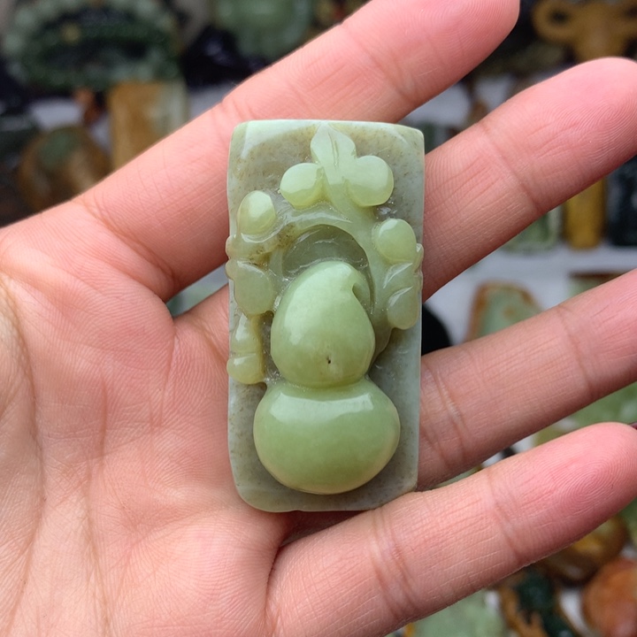 岫岩河磨玉（透闪石质玉）挂件未镶嵌