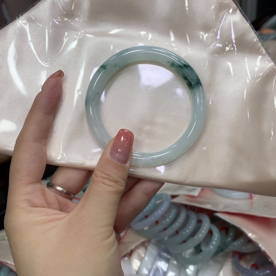 翡翠手镯未镶嵌?****?买断