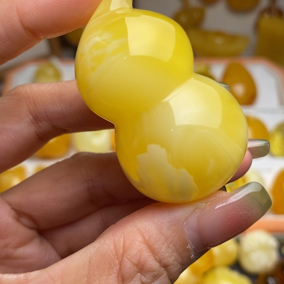 锦***丶未镶嵌颈饰琥珀蜜蜡