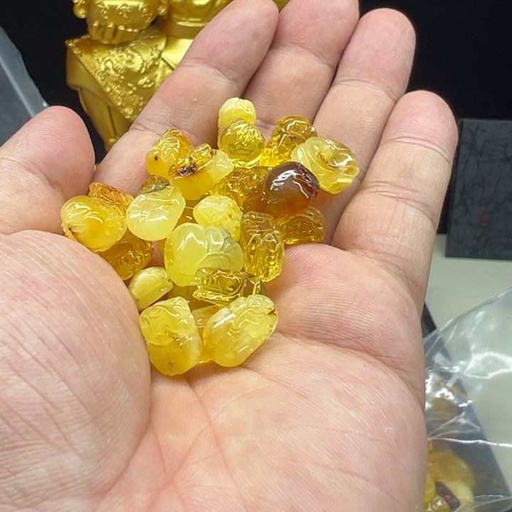 琥珀未镶嵌珠宝奇石