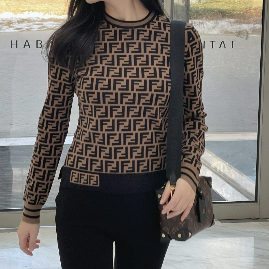 99新 FENDI/芬迪 san0760/FENDI/芬迪/经典满印针织衫/尺码40