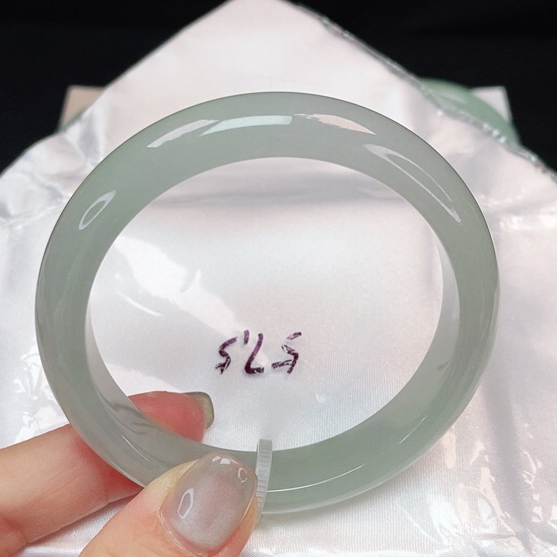 翡翠手镯未镶嵌冰晴水百搭款