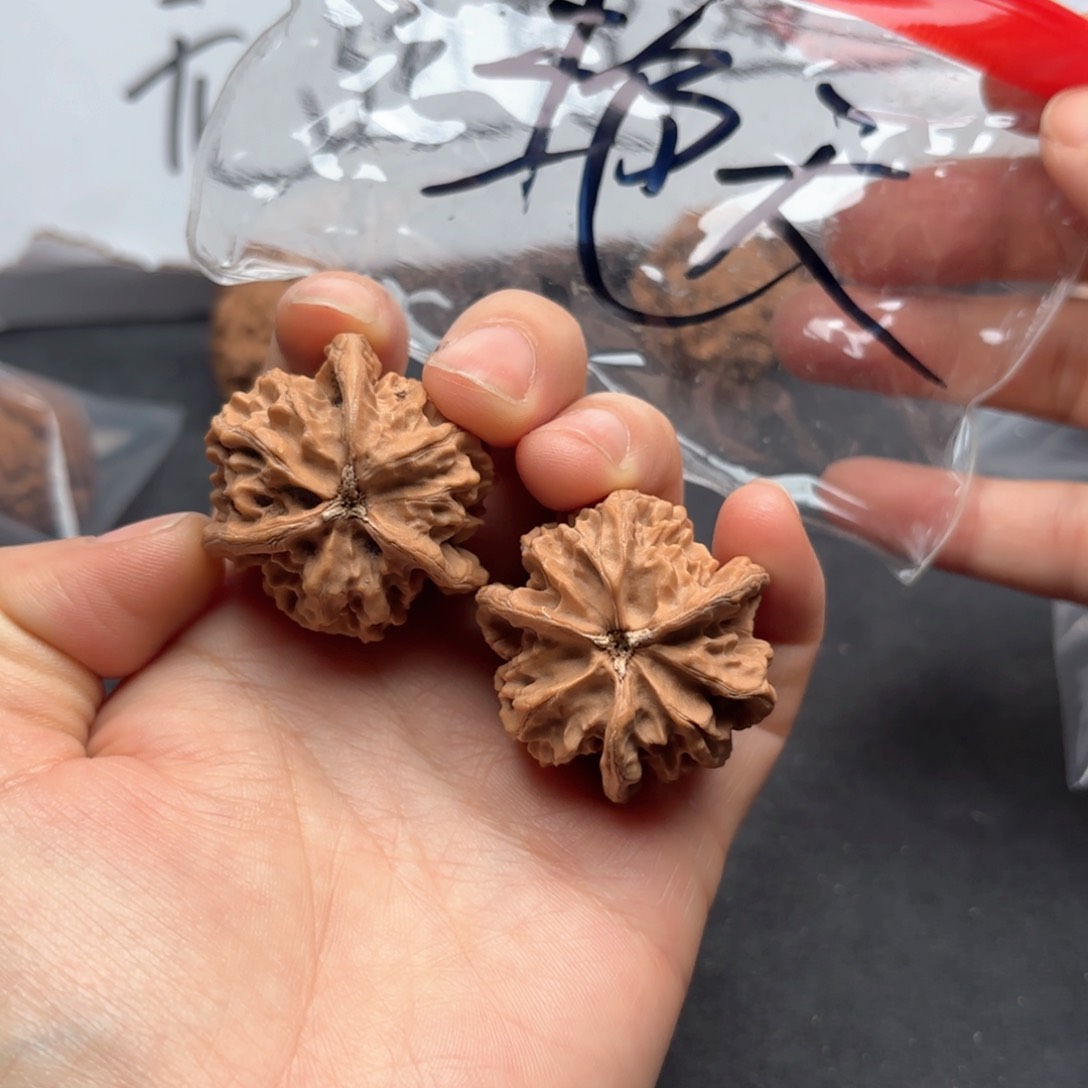 文玩核桃吊坠艳*天三棱