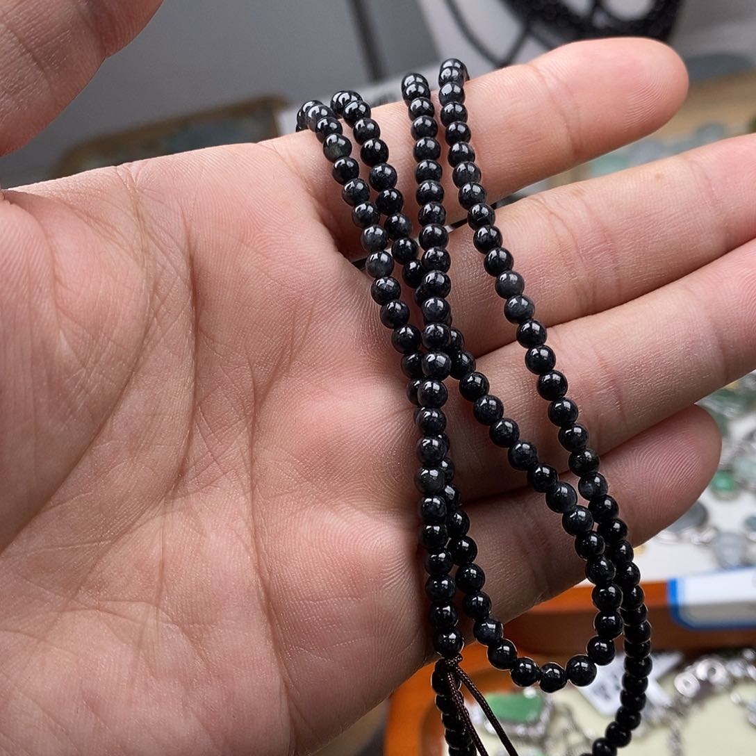 翡翠颈饰未镶嵌?*乌鸡小项链