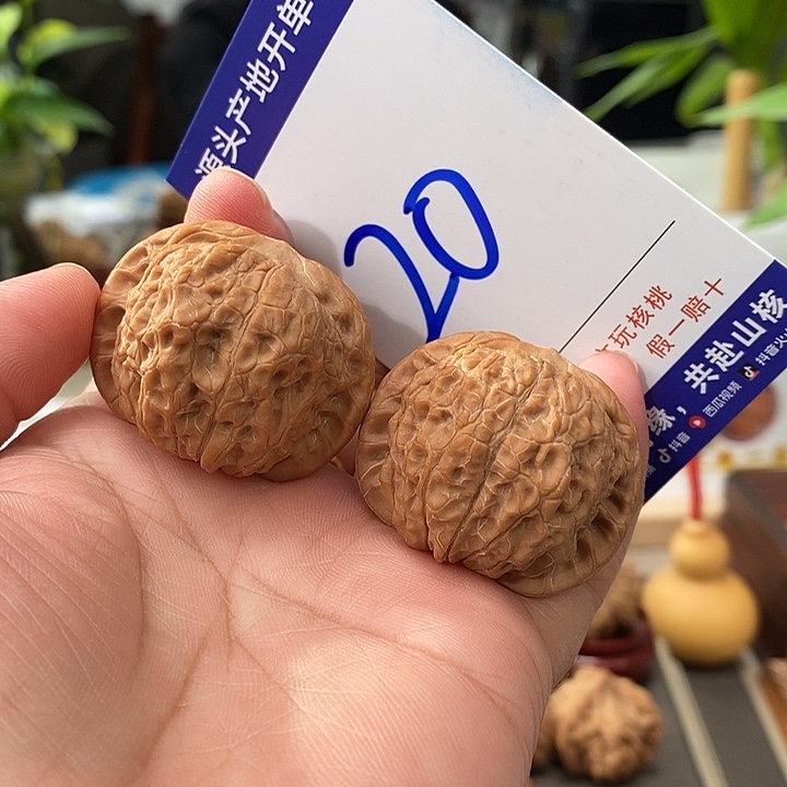 把件文玩核桃38头货血麒麟20号