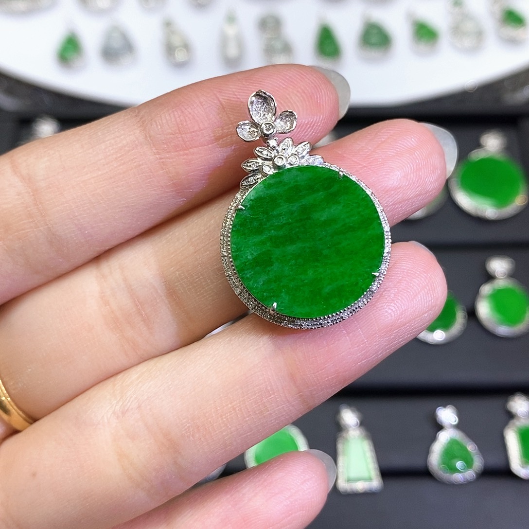 翡翠18K金镶嵌吊坠(不含链)