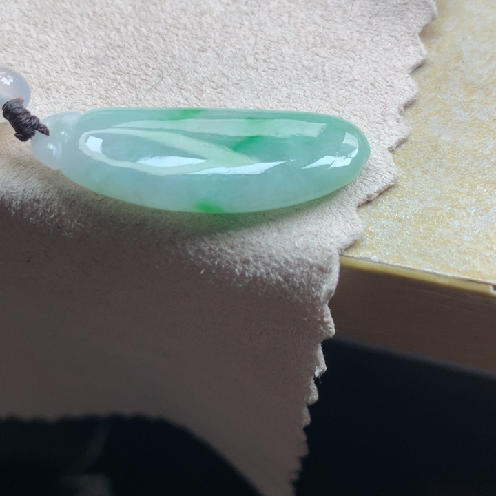 翡翠颈饰未镶嵌吊坠