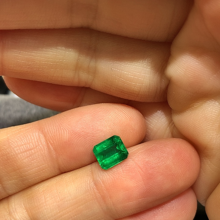 祖母绿裸石未镶嵌n***i1.29克拉