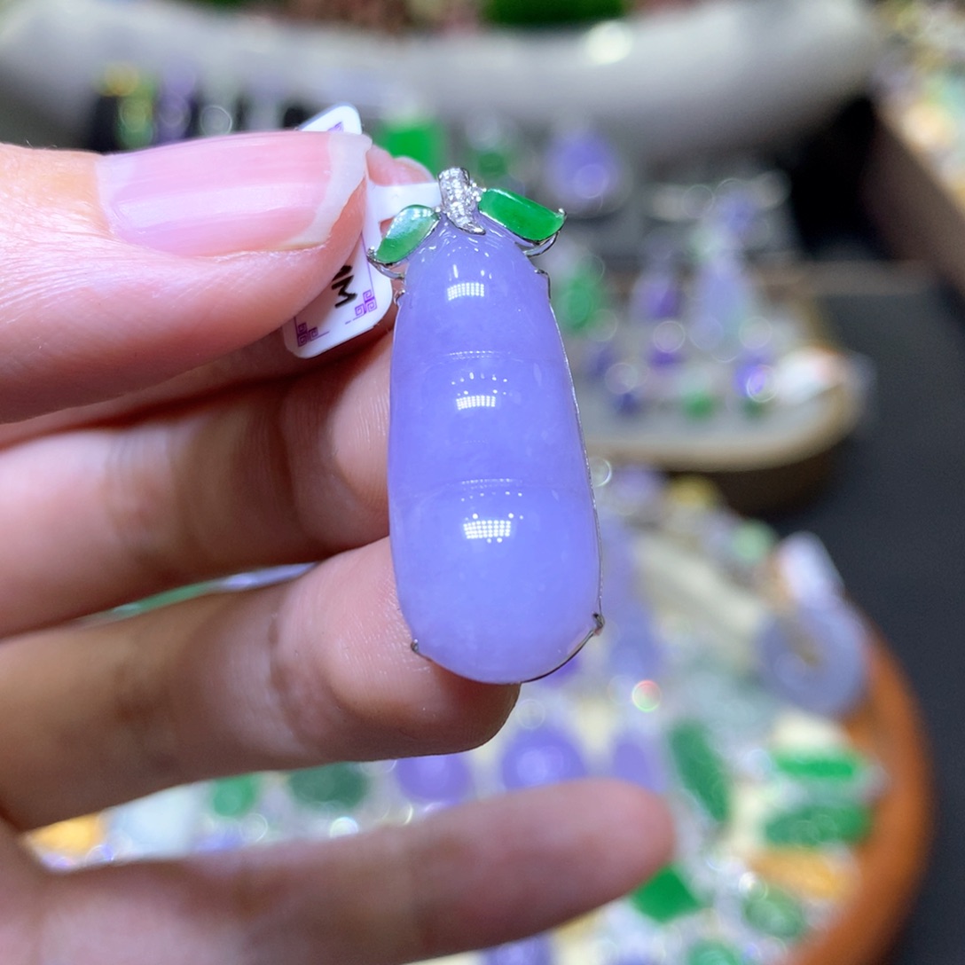 【闪购商品】翡翠颈饰18K金镶嵌翡翠吊坠项链