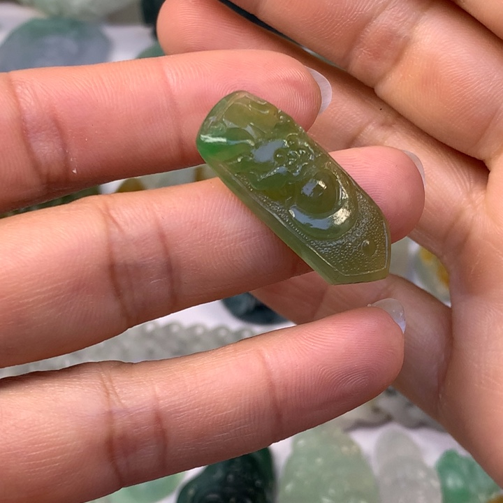 定制翡翠未镶嵌翡翠