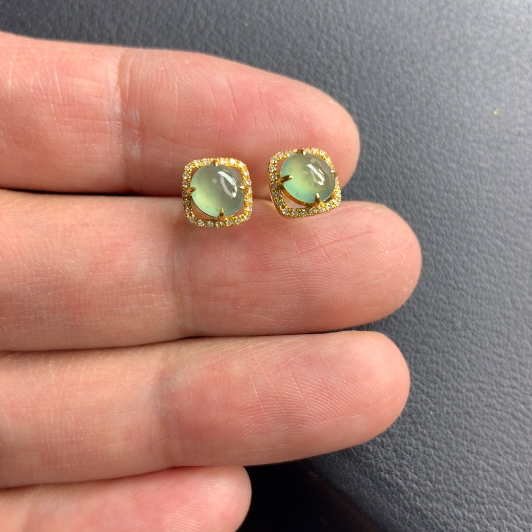 翡翠颈饰未镶嵌耳钉