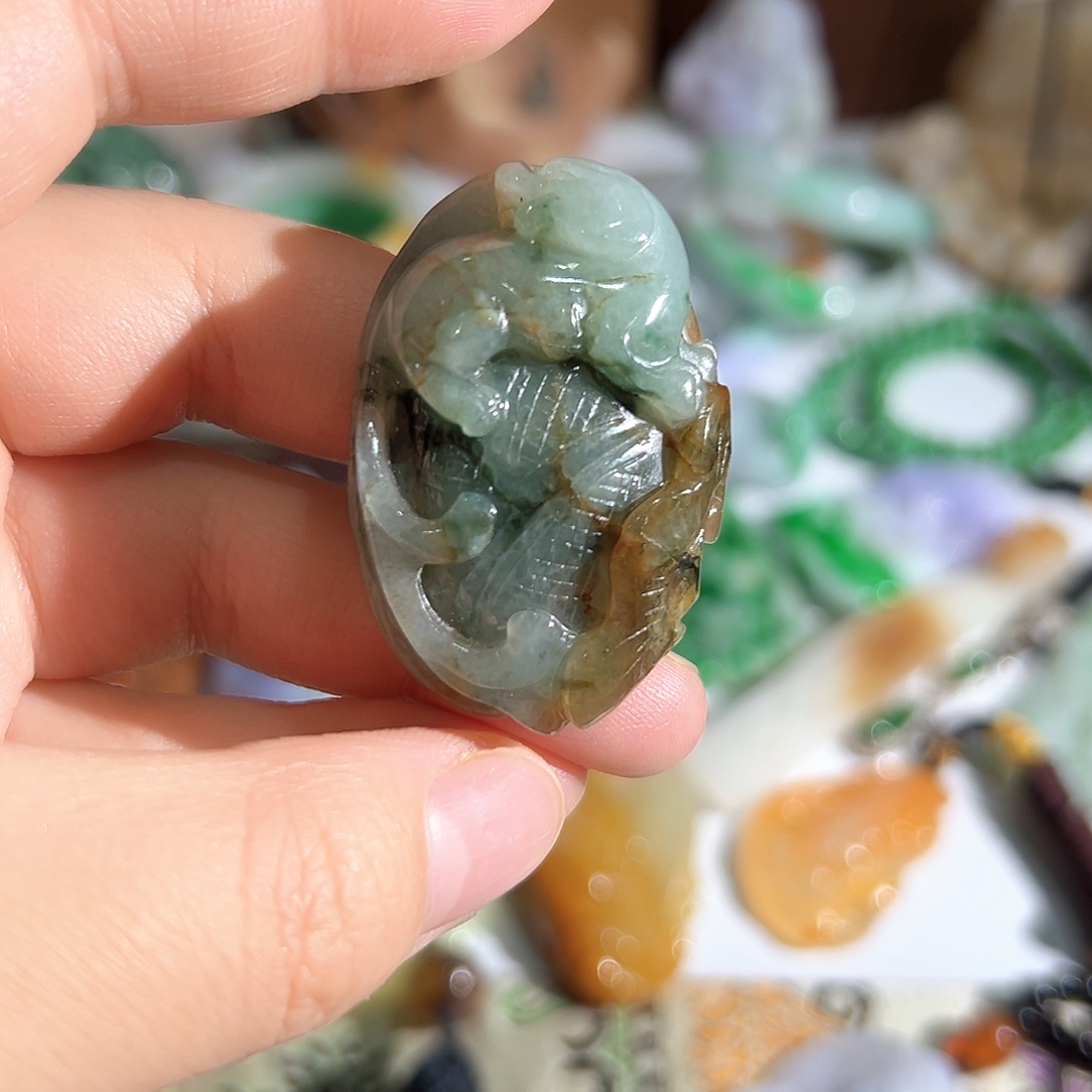 翡翠未镶嵌颈饰翡翠辟邪