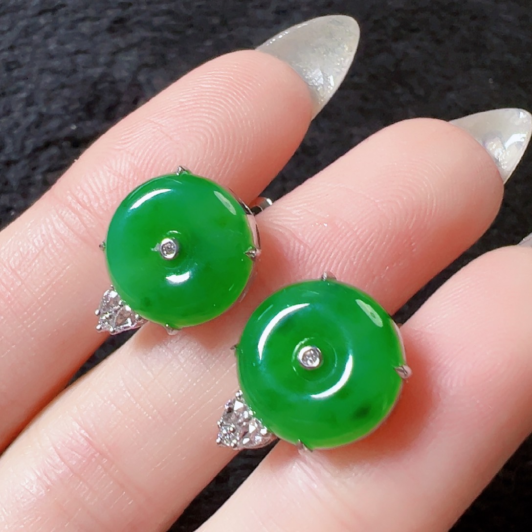 翡翠耳饰18K金镶嵌签收后24小时鉴赏期，过时不退