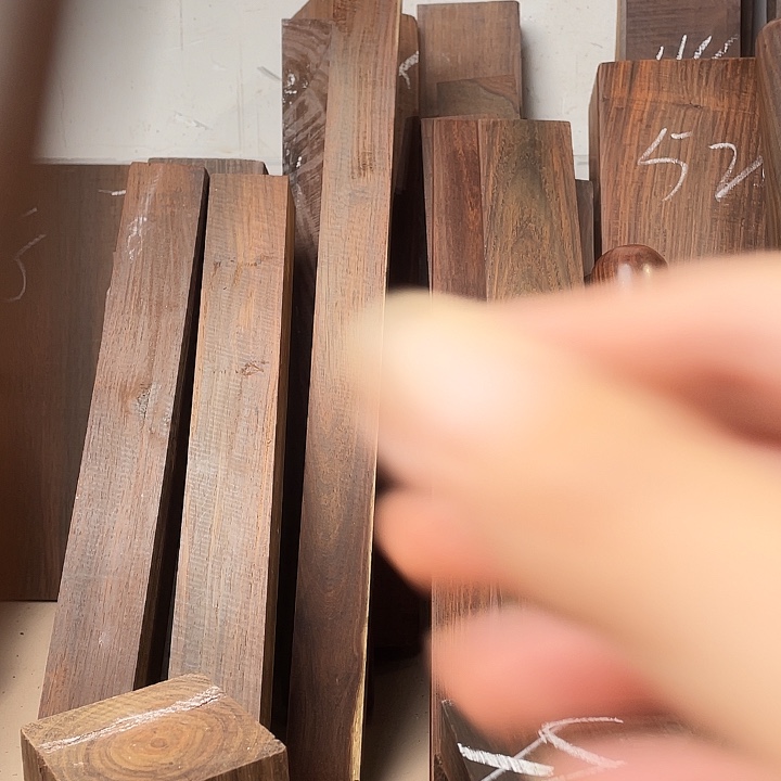 红酸枝木类端景台