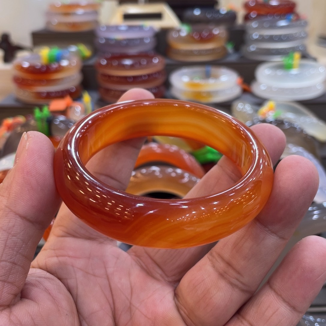 玛瑙/玉髓手镯未镶嵌