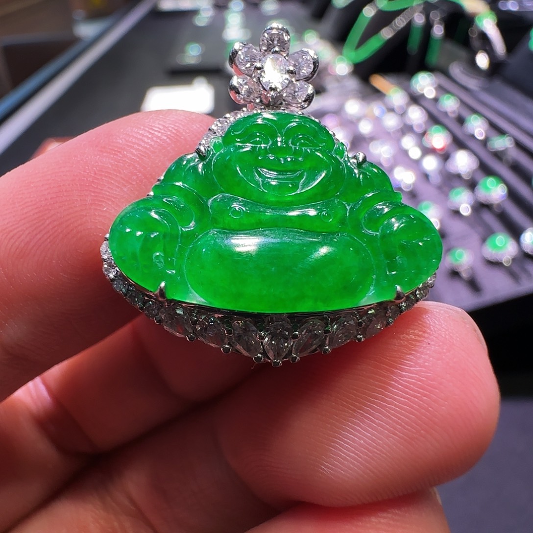 翡翠18K金镶嵌颈饰