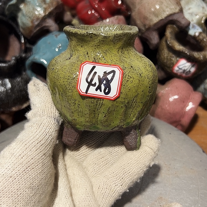 粗陶花盆，现在都不一样