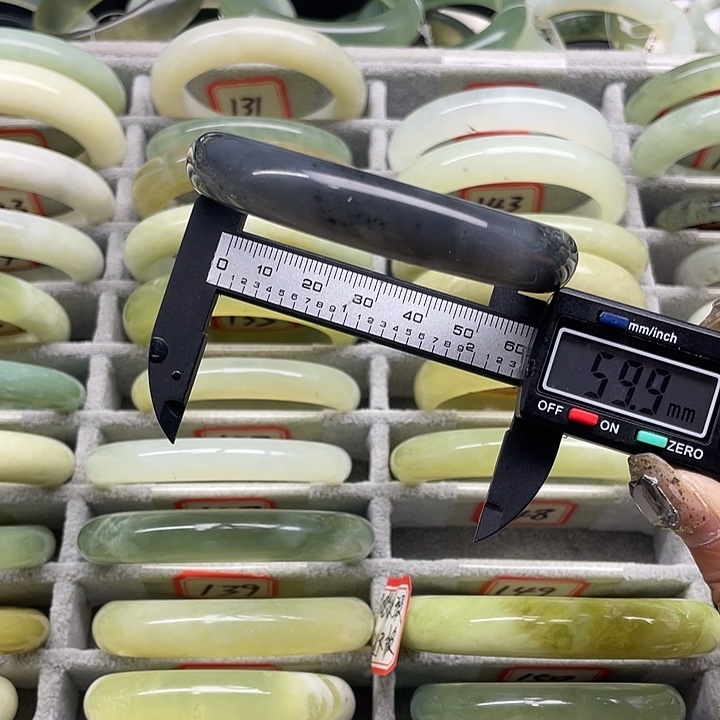 蛇纹石玉未镶嵌手镯141